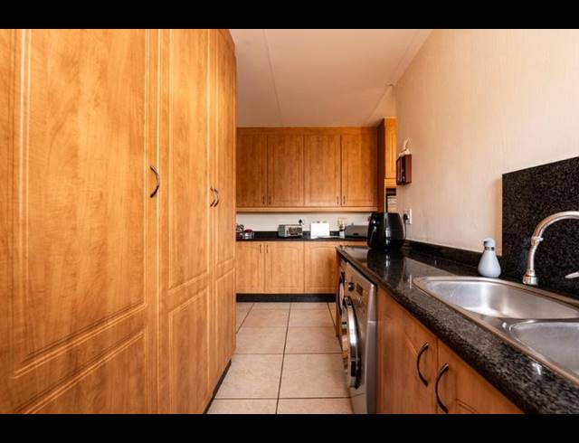 4 BEDROOM HOUSE FOR SALE IN GLENVISTA